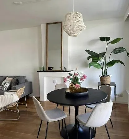 Апартаменты Beautiful Apartment With Balcony And Wifi Amsterdam Center Амстердам